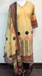 ELEGANT BEIGE ETHNIC SET WITH BOLD RED-BLACK PRINT KURTA SET - Image 2